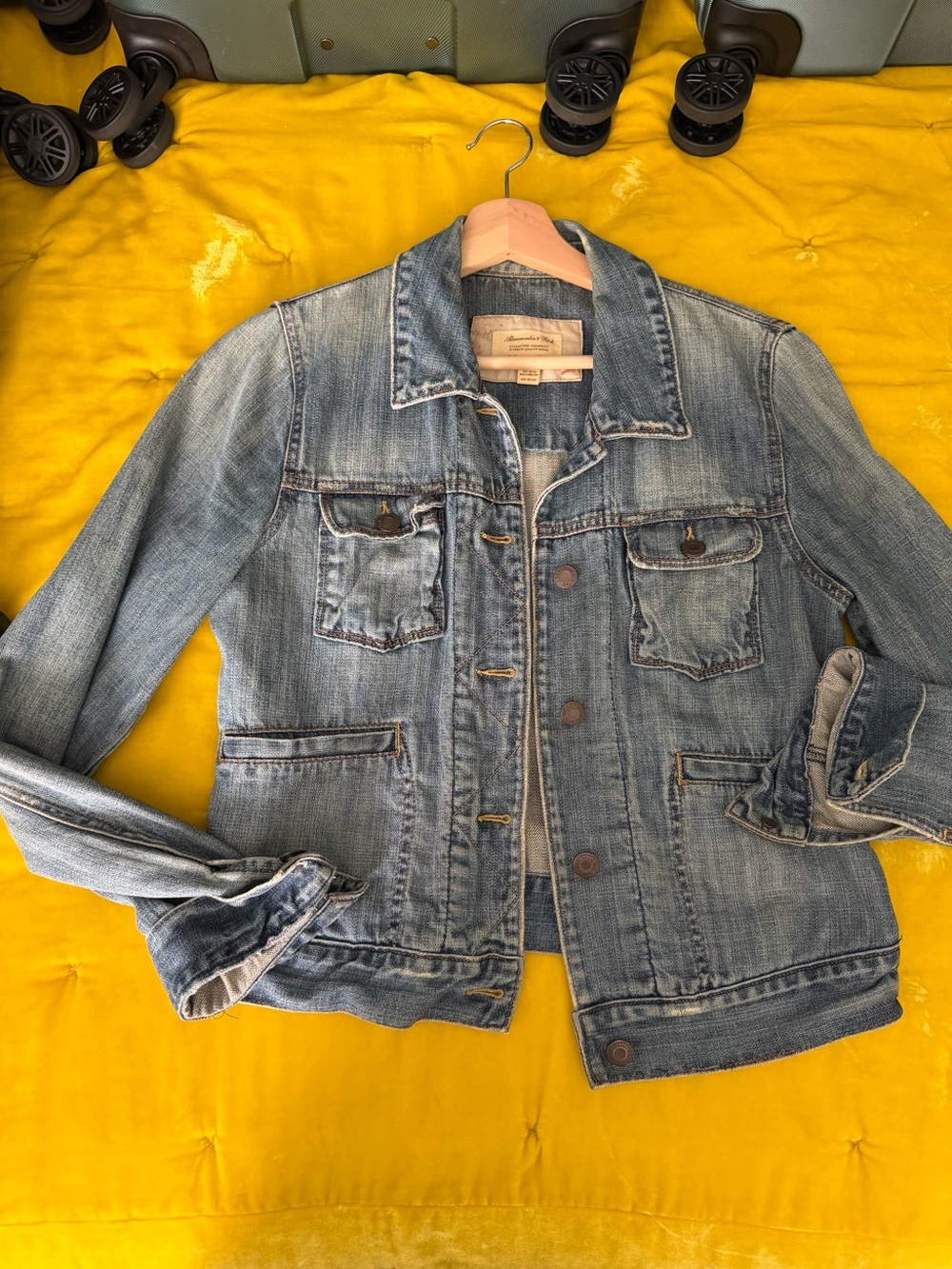 Vintage Abercrombie & Fitch Light Wash Denim Jacket  Size M